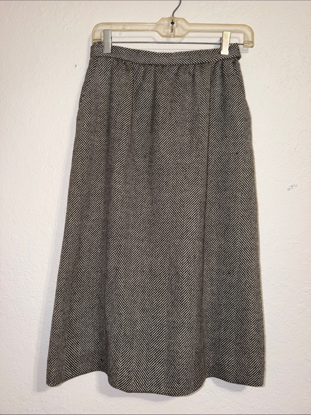 vintage midi skirt wool houndstooth 100% wool modest 70s skirt